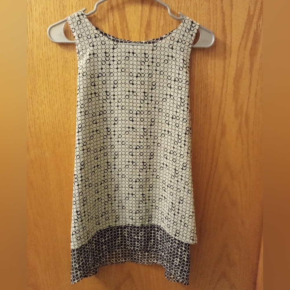 Max Studio Black and White Tunic Top